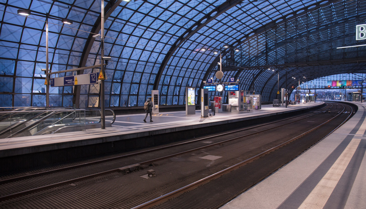 Bundesweite Bahnstörung: DB gibt Hotelgutscheine aus