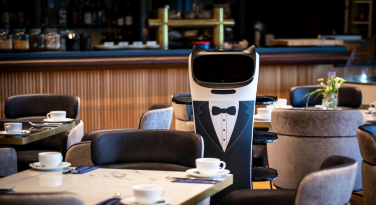 Gioboics_Bella_Serviert Roboter Hotel Service