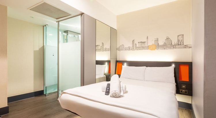 Easy Hotel