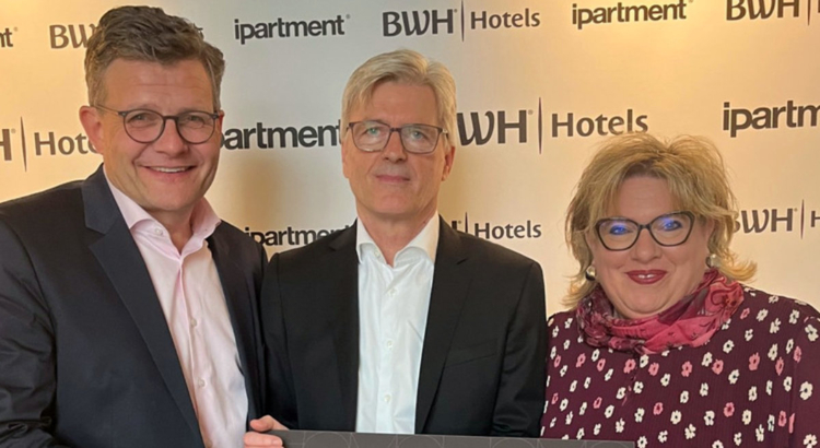 BWH Marcus Smola Carmen Dücker GF Ralph Stock CEO Ipartment Foto BWH Hotels