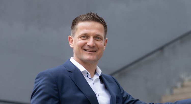 Black F Alexander Kirschke Sales Manager Foto Black F