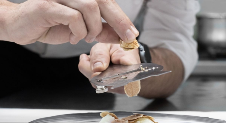 Fine Dining Trüffel Foto iStock ClaudioValdes