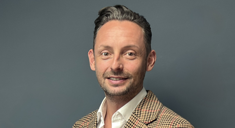 Altstadthotel Weisses Kreuz Christian Holzer Direktor Foto Altstadthotel Weisses Kreuz