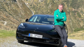 Creutzburg Alexander Charged Travel Tesla Foto Beatrix.jpg