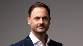Gordon Debus MHP Conrads, Hilton General Manager