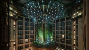 Radisson Collection Berlin Living Tree Foto Radisson
