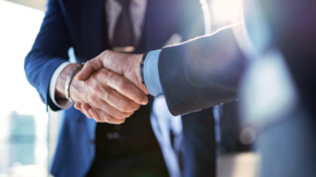 Manager Handschlag Vertrauen Abmachung iStock seb_ra.jpg