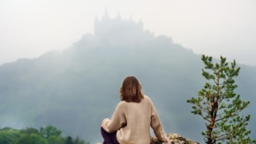 Deutschland Burg Hohenzollern Nachhaltigkeit Natur Foto iStock SbytovaMN