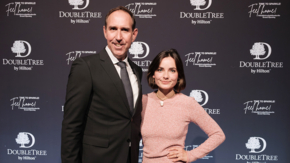 DoubleTree by Hilton Berlin Kudamm Direktor Hannes Dreher Schauspielerin Paula Schramm.jpg